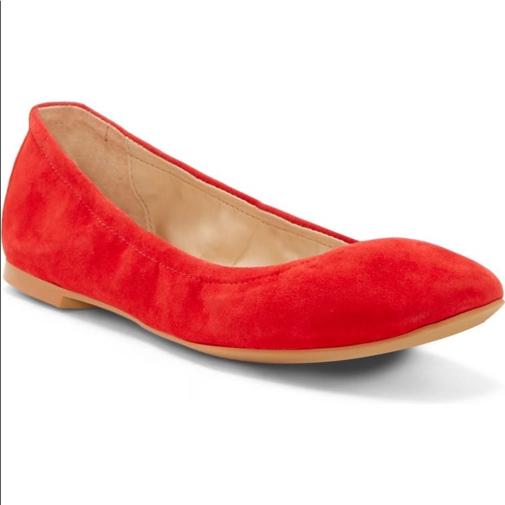Vince Camuto
Brindin Leather Flat size 5 nwt